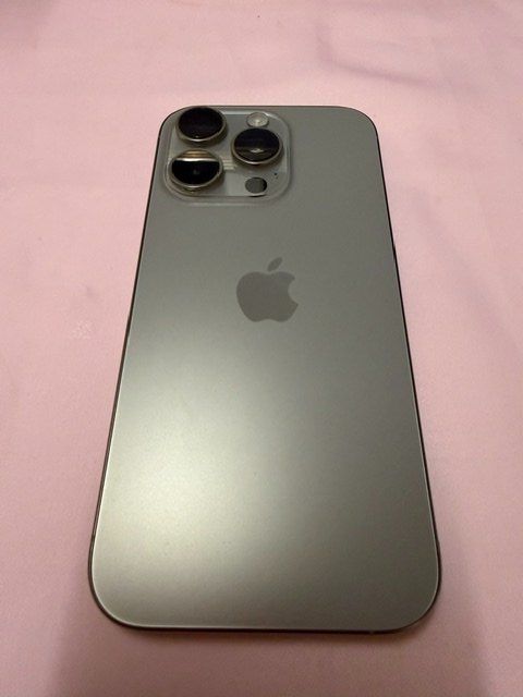 Apple Telefoni cellulari / Smartphones: iPhone 16 Pro 128 GB Titan Natur – Usato da Schwändi GL venduto da dom_5mzc