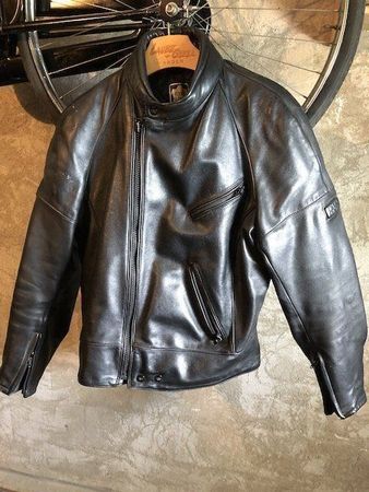 Lederjacken (Motorrad)