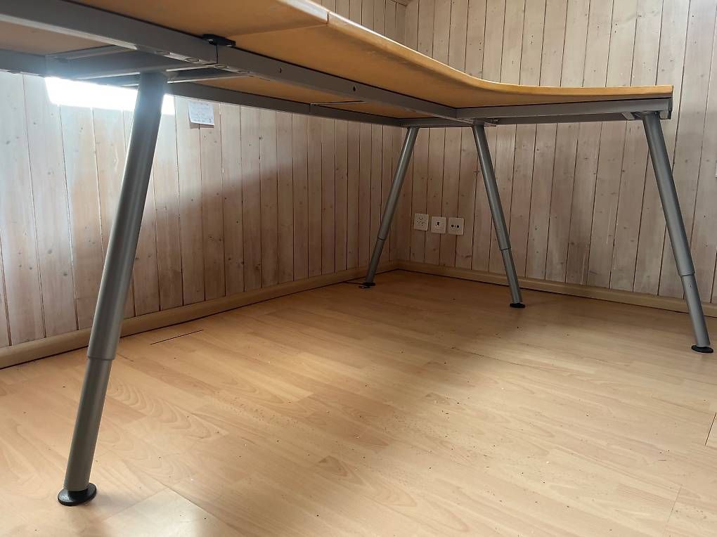 Schreibtische: IKEA Schreibtisch Galant – Gebraucht aus Uster von Jmaybach 2