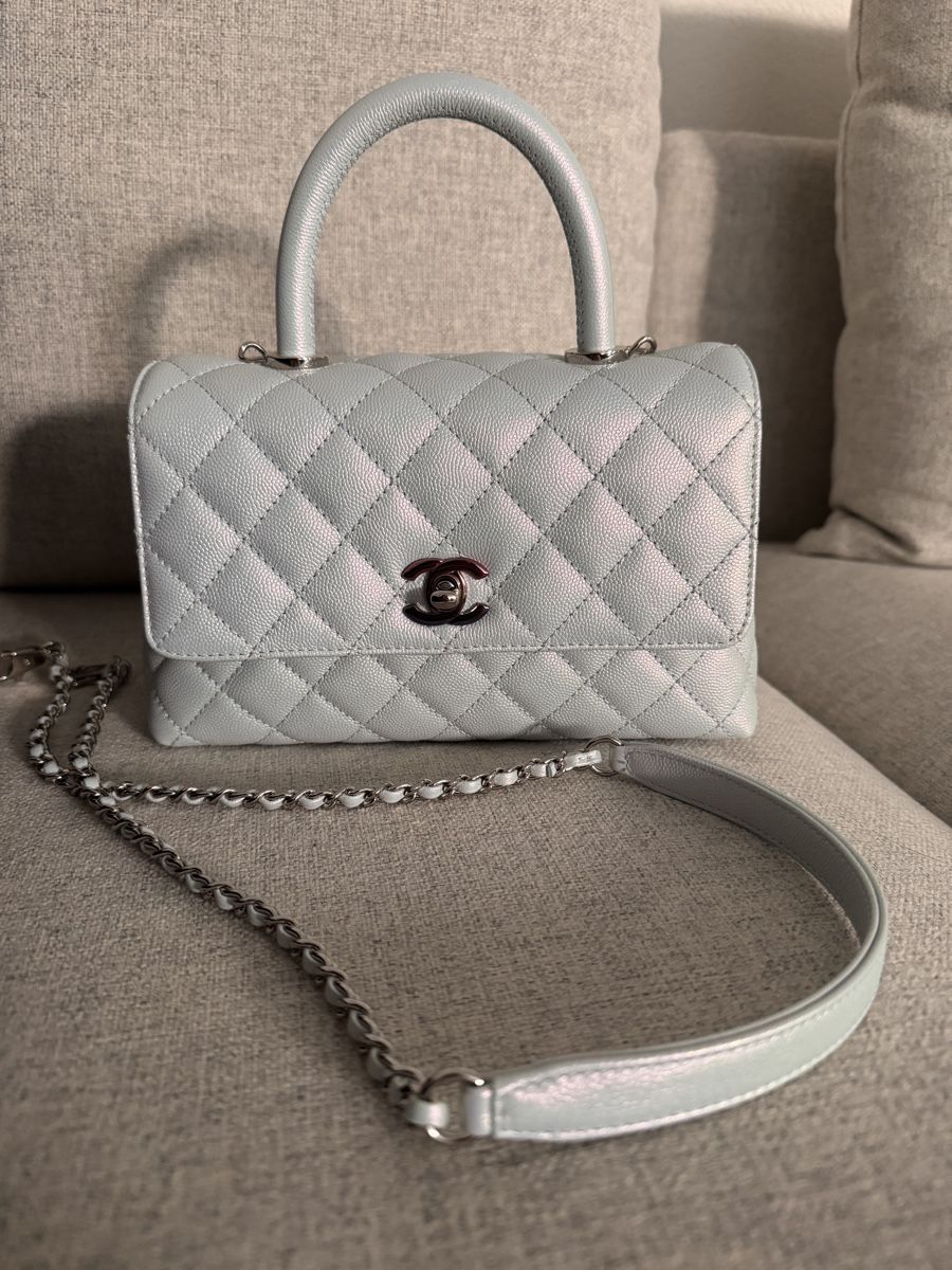 Chanel Borse da donna: Chanel Coco Handle, Light Blue Caviar Leather, New! – Nuovo (secondo la descrizione) da Therwil venduto da as_good_as_new 1