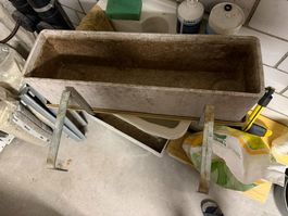 7 Balkonkistli mit Halterung grau gebraucht guter Zustand