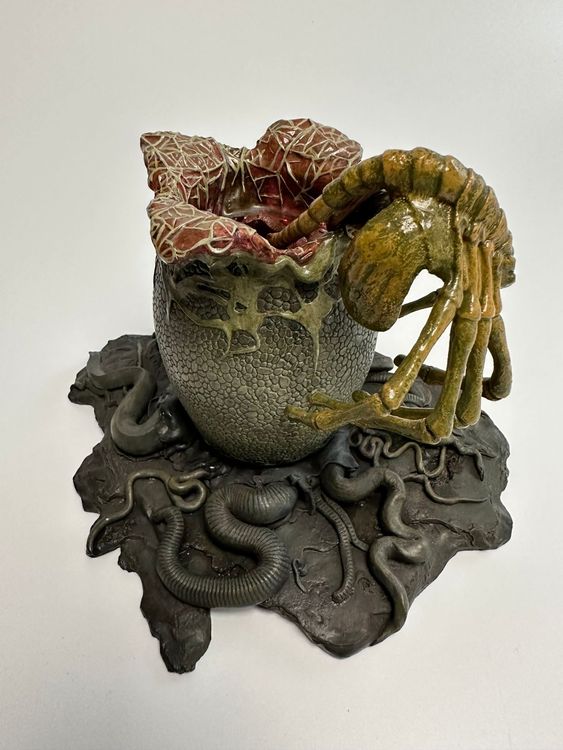 Alien Egg & Facehugger Attakus Figur Statue Aussteller Kaufen auf Ricardo