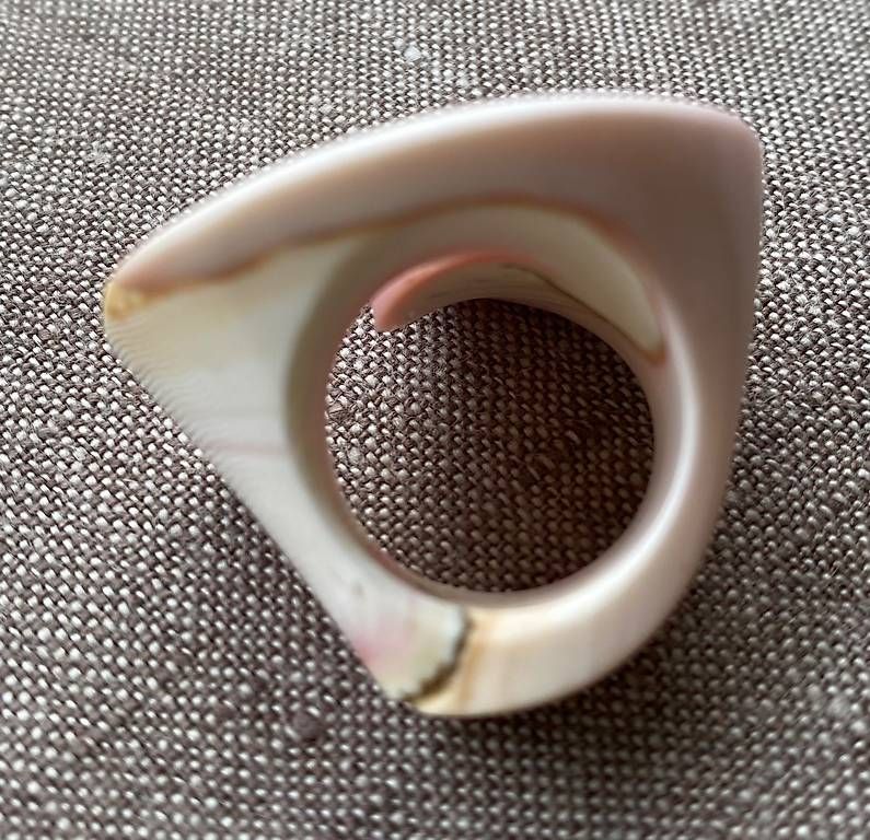 Bagues: Schöner Ring aus Muschel  – D'occasion à Dielsdorf par bar_7t27 2