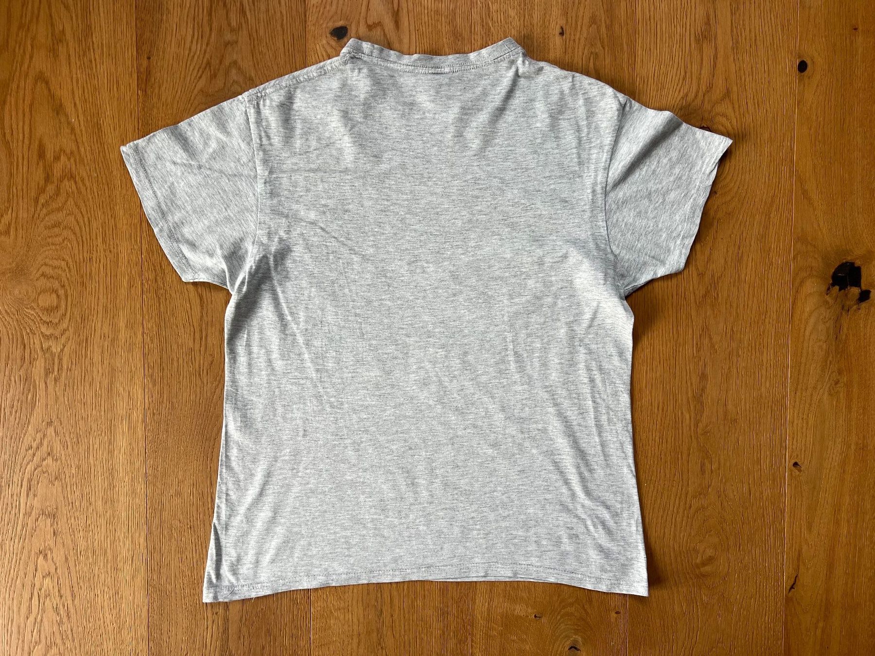 Hemden, T-Shirts & Polos: T-Shirt Gr.152 grau – Gebraucht aus Lengnau BE von Rubin27 2