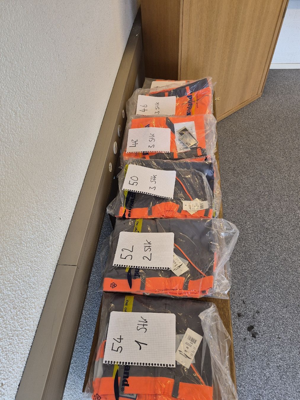 Pantaloni: Hosen – Nuovo (secondo la descrizione) da Teufenthal AG venduto da ChT. 4