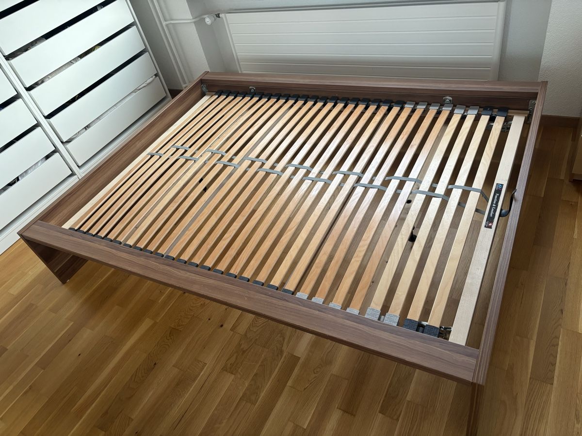 Lits: Holzbett 140 x 200cm – D'occasion à Buchs SG par eli_h2r7