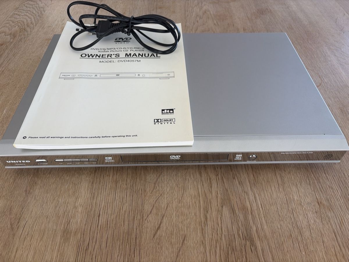 Tutti i DVDs: DVD Player UNITED DVD4057M – Usato da Degersheim venduto da 8sven