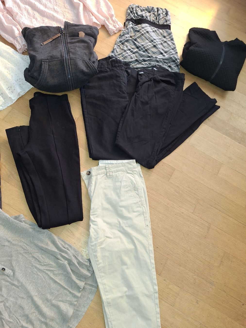 Lotti di vestiti: Kleiderpaket Gr. S – Usato da Adligenswil venduto da Raju 4