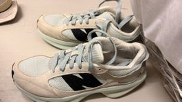 New Balance Off White/Blue suede sneakers , Size 43 
