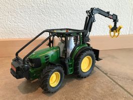 SIKU John Deere 7530 mit Ritter Forstaufbau