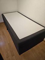Bett mit Stauraum