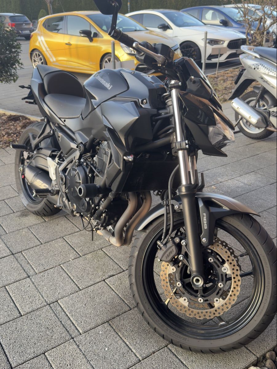 Kawasaki Strada: Kawasaki Z650 schwarz – Usato da Dübendorf venduto da Ass0DiPicche 4