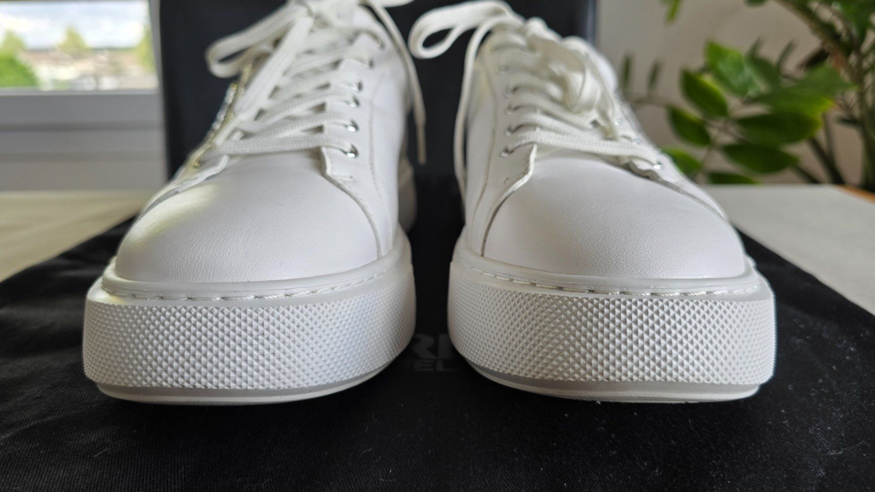 Karl Lagerfeld Scarpe da donna: Karl Lagerfeld Low-top Sneaker weiss – Usato da Uster venduto da proshka74 3