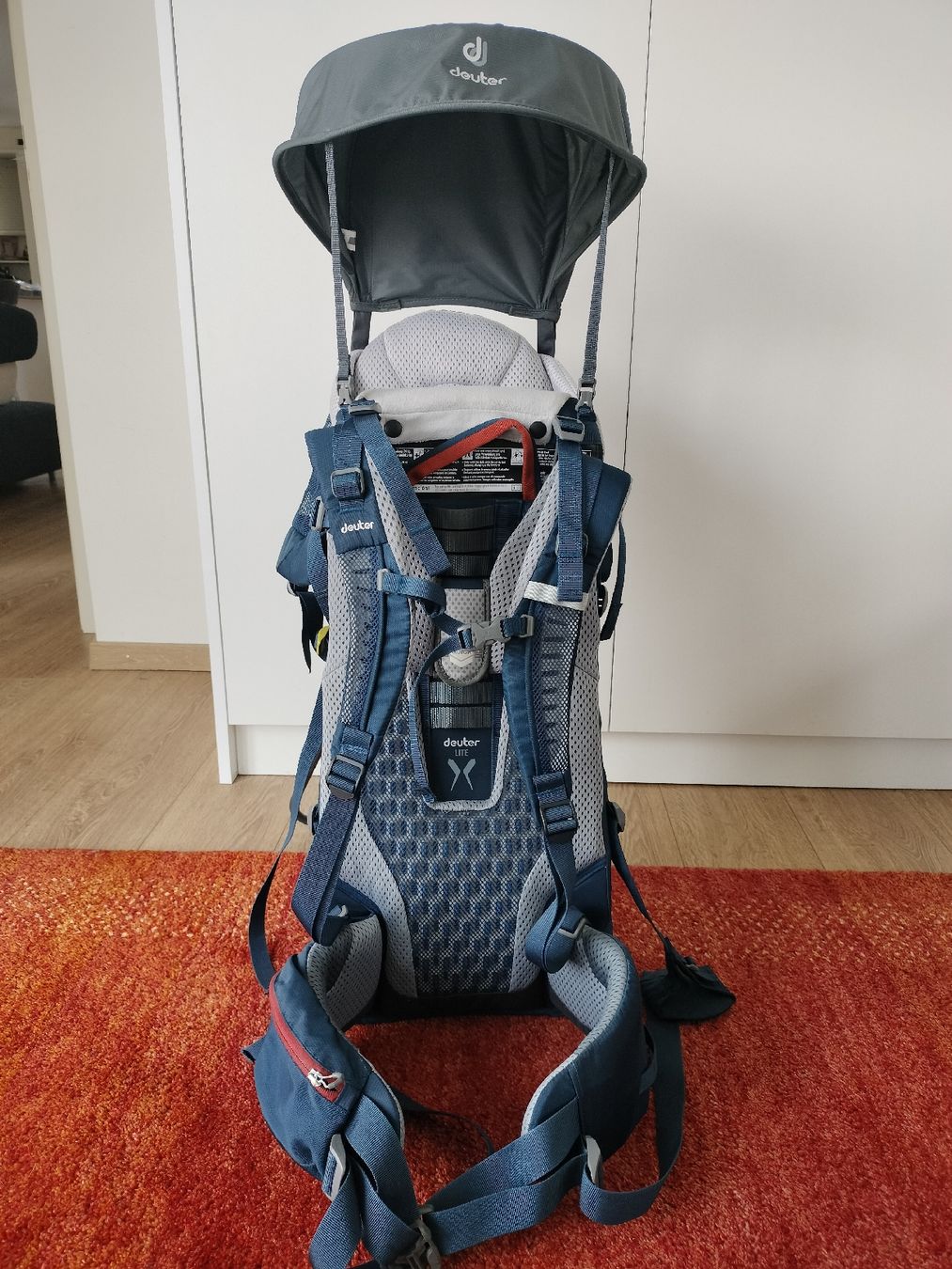 Deuter Bauch- & Rückentragen: Deuter Kraxe kid comfort active mit Sonnendach  – Gebraucht aus Meinier von
