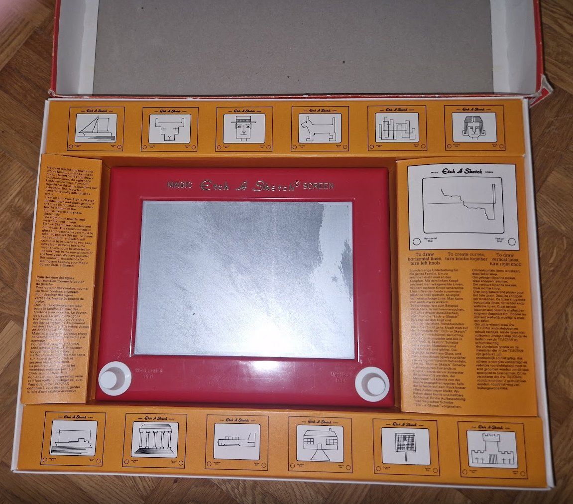 Spielzeuge: Etch A Sketch - Zauberzeichner – Gebraucht aus Au SG von jes_bj6k 1