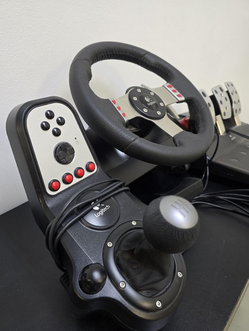 Logitech Controller: Logitech G27 Racing Wheel - AB 1.- – Gebraucht aus Utzenstorf von  1