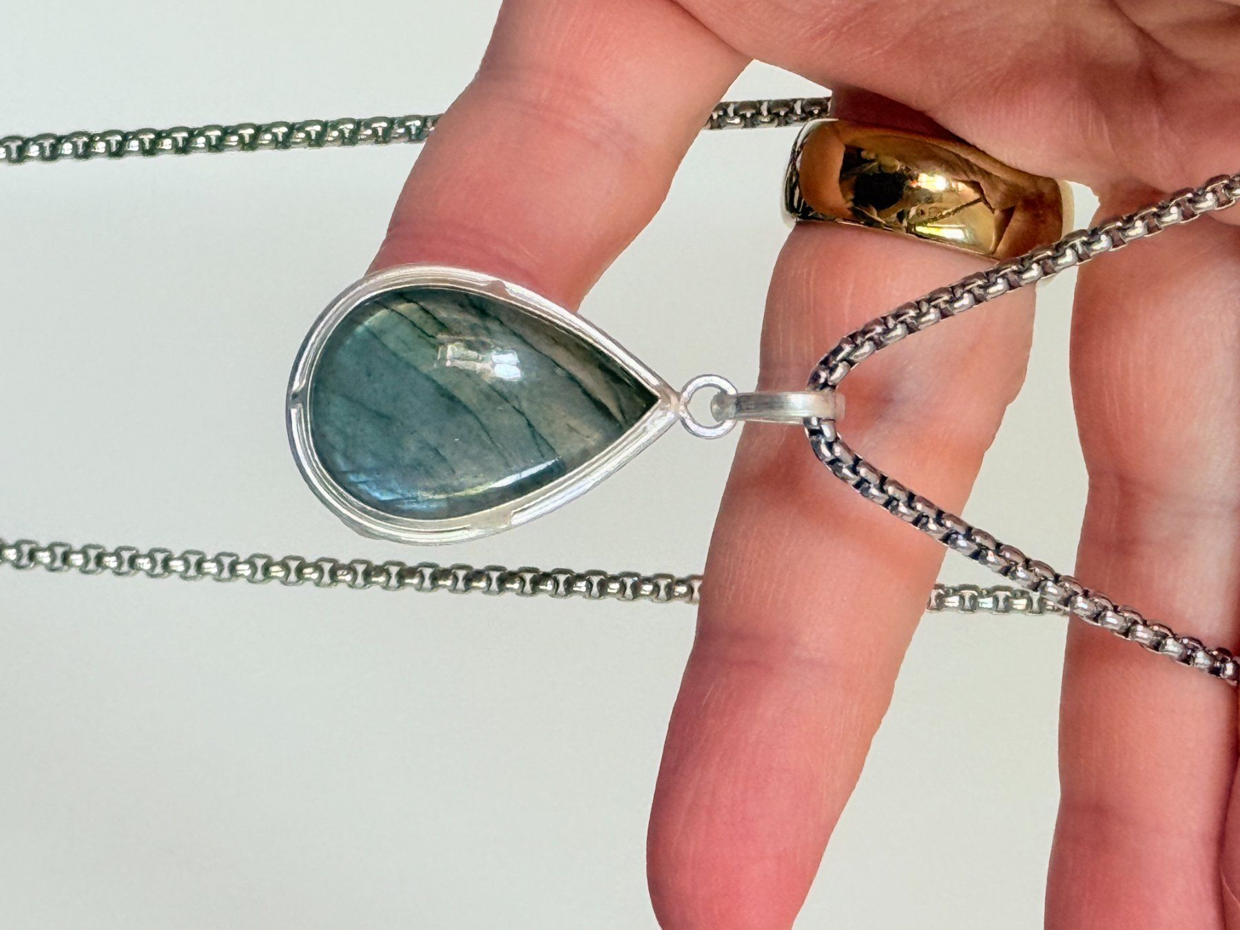 Catenine: Pendentif Labradorite, forme de larme élégant – Nuovo e nell'imballaggio originale da Genève venduto da AWWA 6