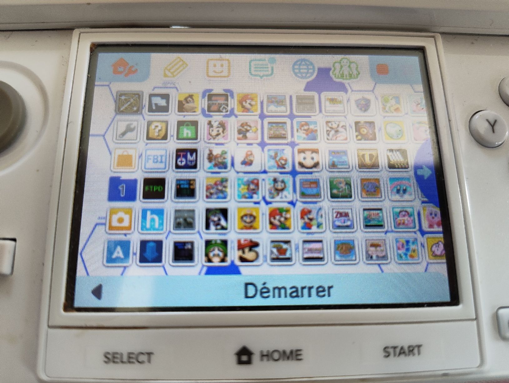 Nintendo Console: Console Nintendo 3DS blanc avec chargeur – Usato da Court venduto da Chronoss 2
