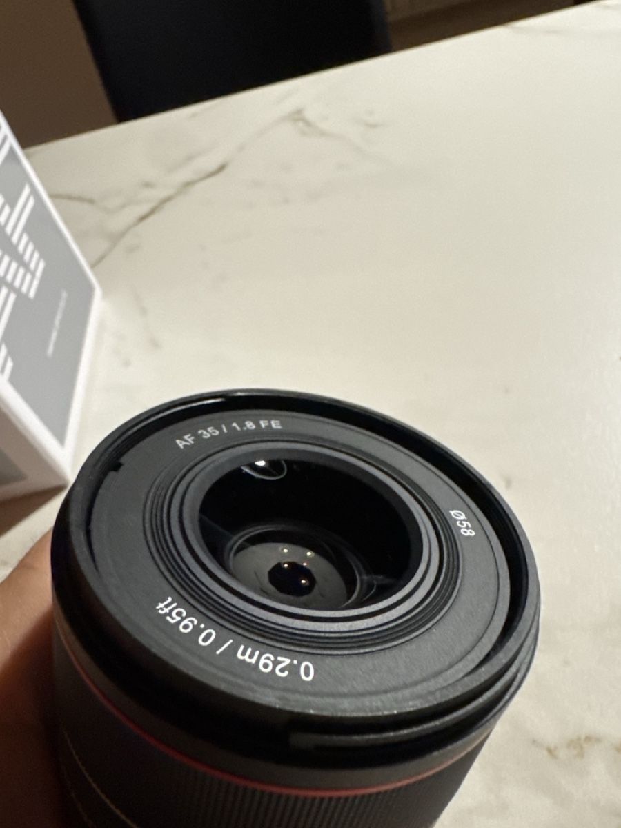 Samyang Obiettivi: Samyang AF 35mm F1.8 Sony E-Mount – Usato da Kallnach venduto da sch_f5qg 3