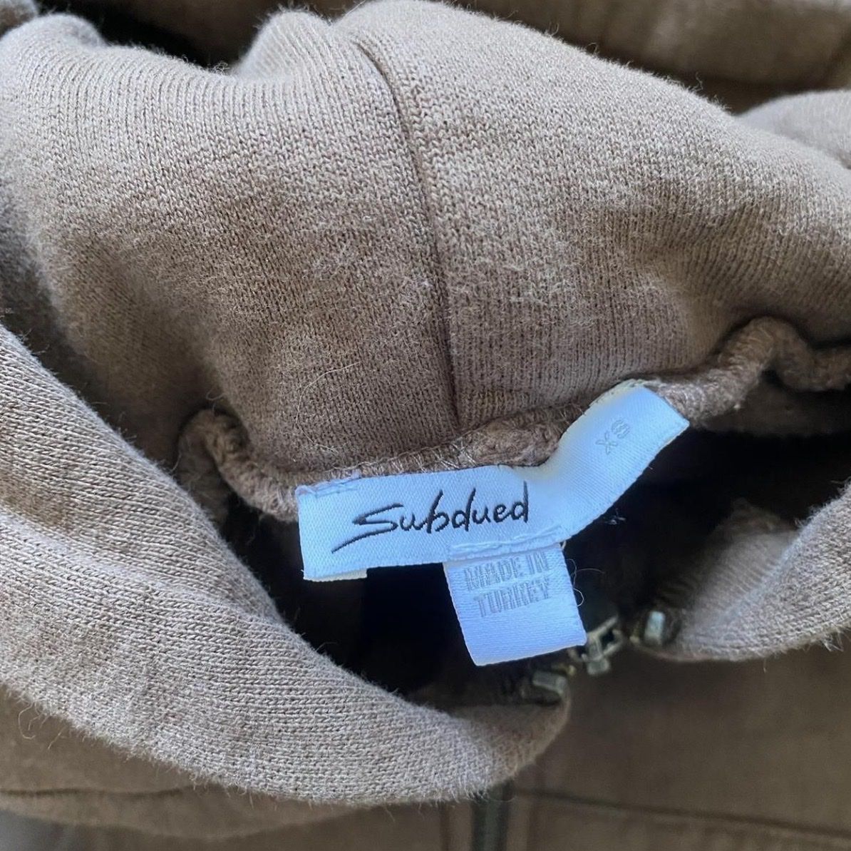 Pullover & Sweatshirts: Subdued hoodie – Gebraucht aus Kreuzlingen von hae23 1
