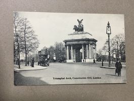 AK London mit Denkmal Oldtimer belebt