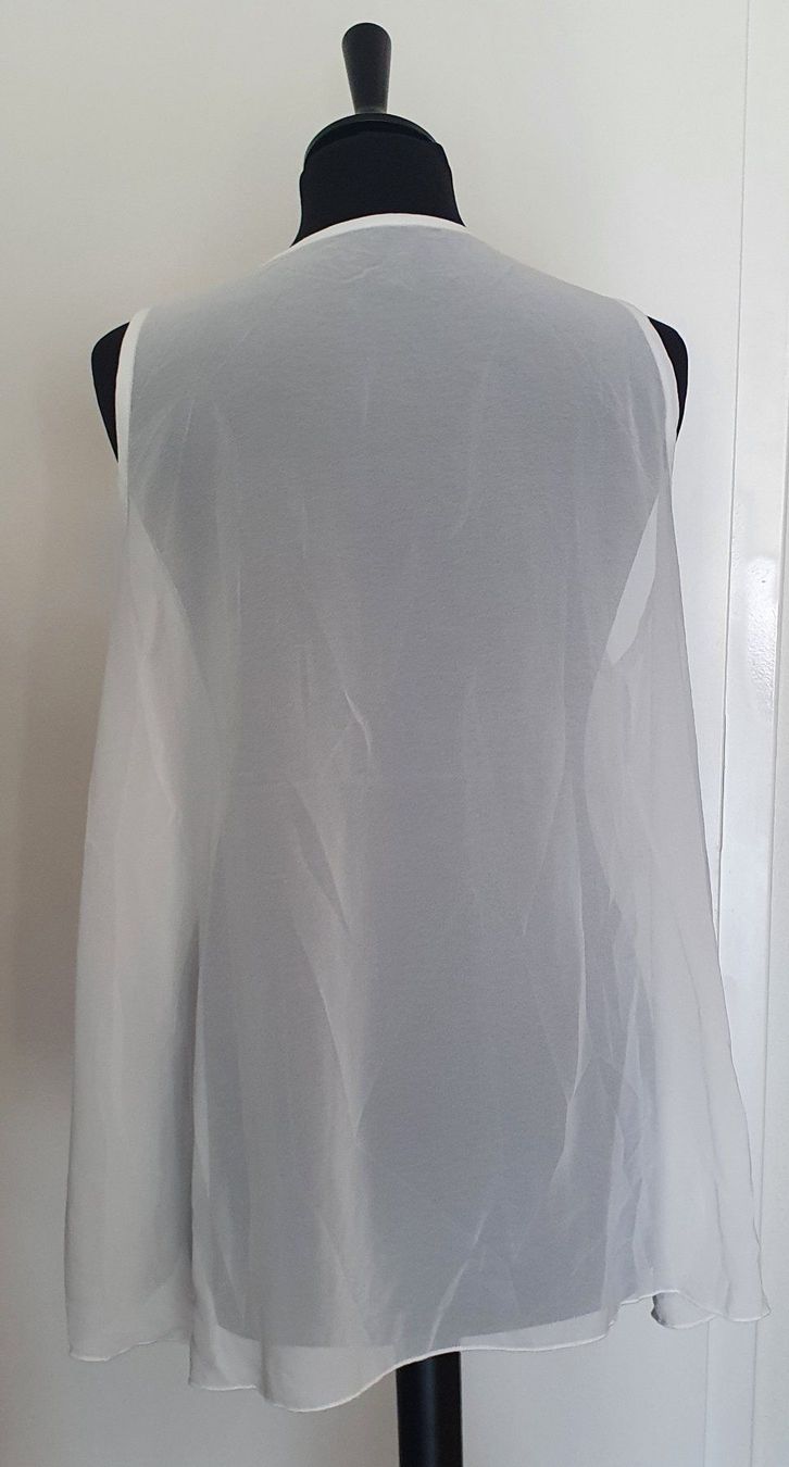Top: Top blanc - Taille M – Usato da Court venduto da Jovi2 1