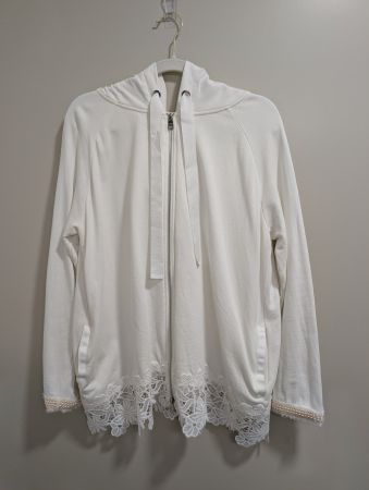 Weisse Jacke mit Kaputze Spitze und Perlen Gr. XL