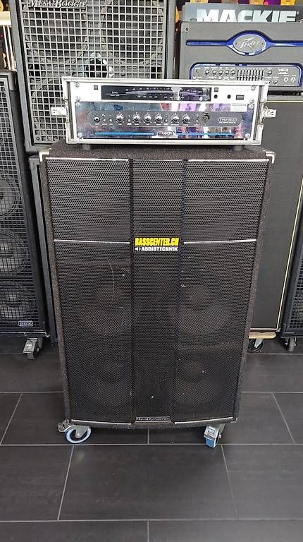 Amplificatori: Tech TVM 600 Bass Equipment – Usato da Schlieren venduto da Basscenter