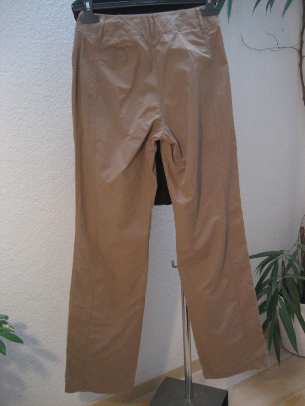 Pantaloni: Pantalon Tuzzi taille 34, neuf – Nuovo e nell'imballaggio originale da Delémont venduto da marryb 2