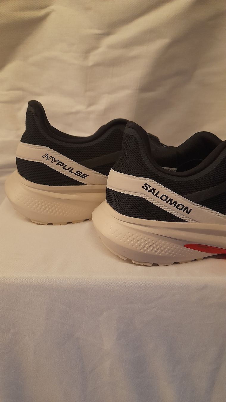 Salomon Scarpe da uomo: Salomon Hypulse - Chaussures Running - Noir - Taille 45 1/3 – Nuovo e nell'imballaggio originale da st.gallen venduto da The_Rag_Picker. 5