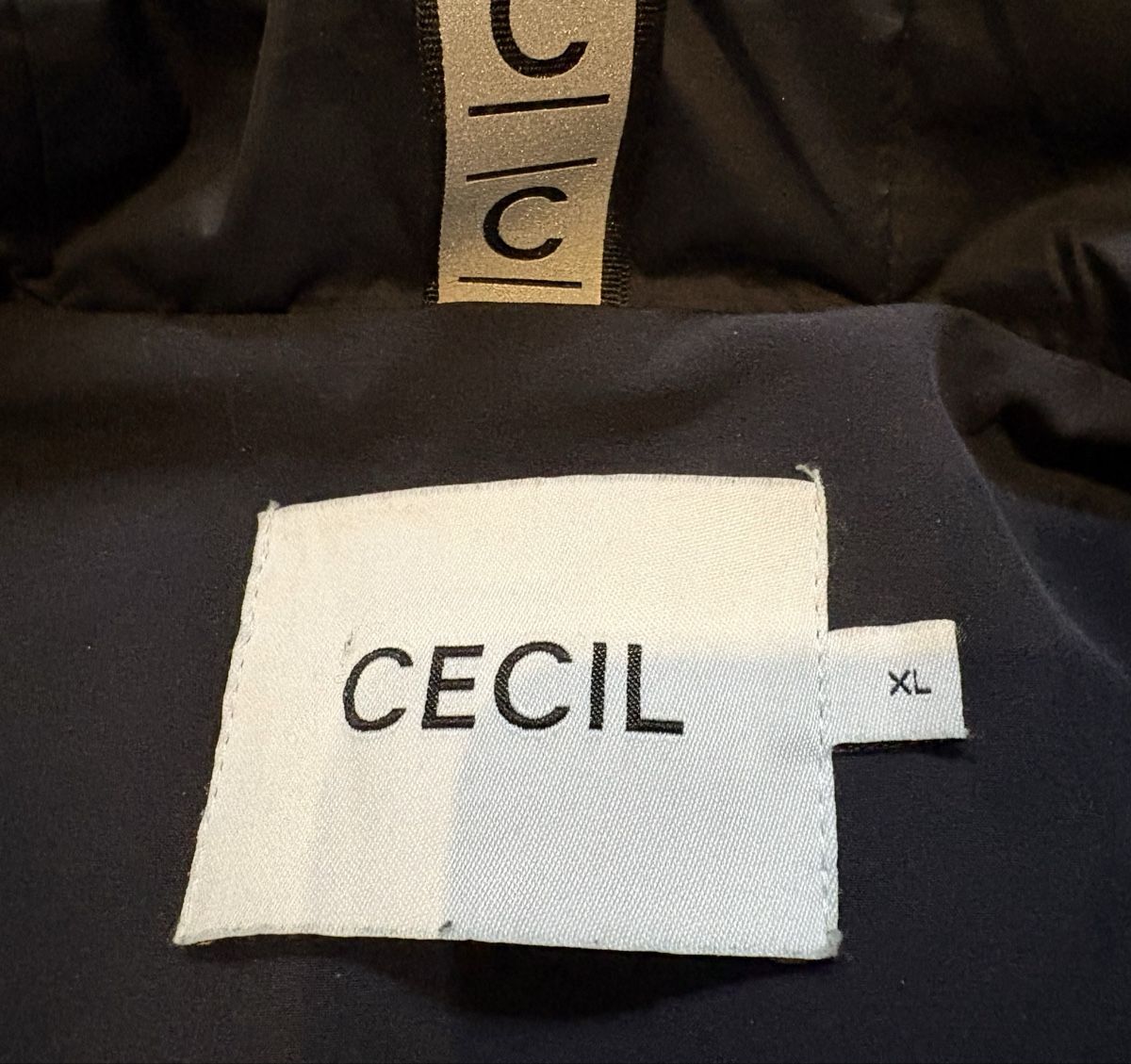 Cecil Jacken: Cecil Jacke XL – Neu (gemäss Beschreibung) aus Hombrechtikon von Waanfasa 3