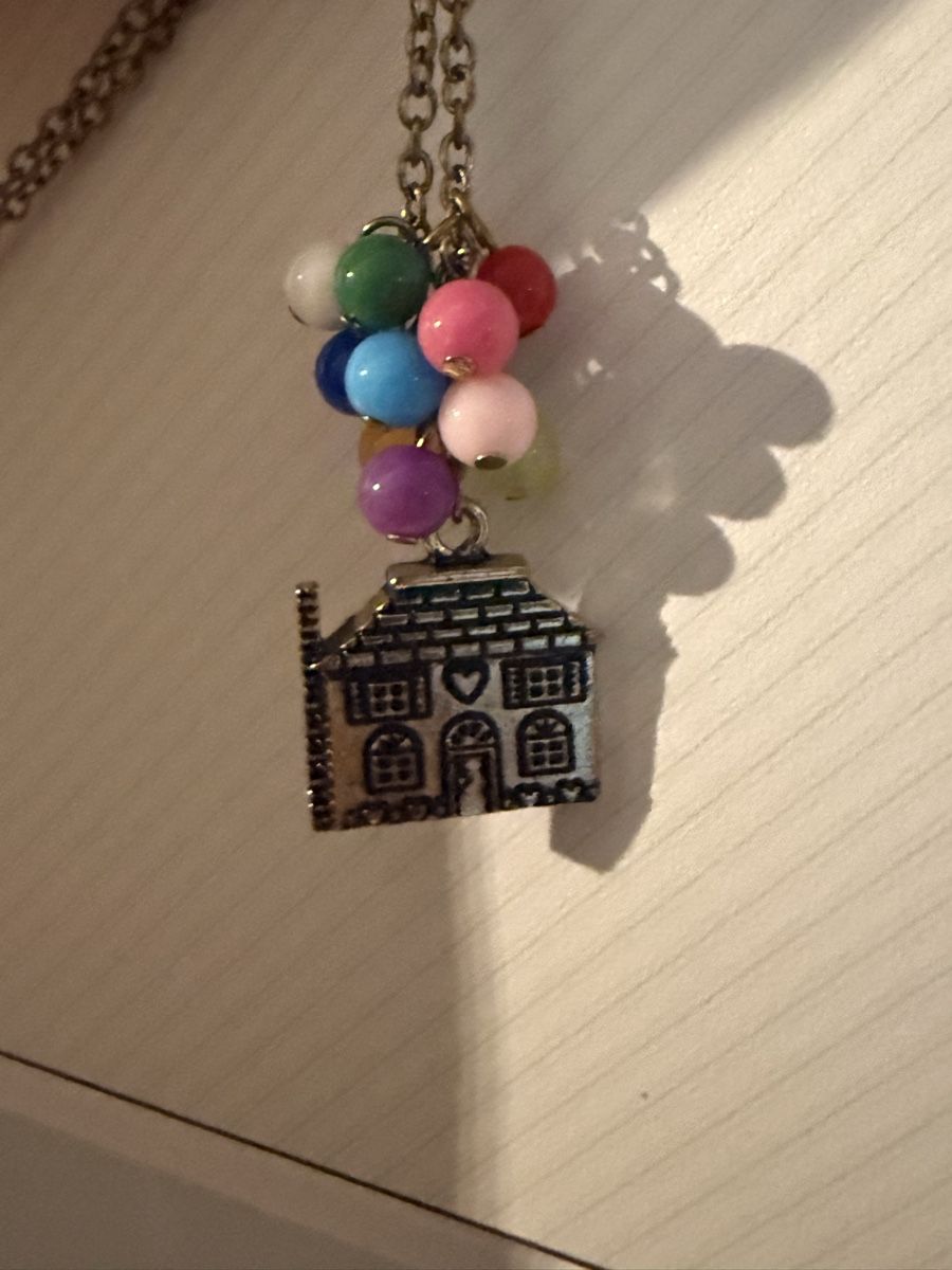 Catenine: Kette OBEN von Disney  – Usato da Basel venduto da zukk_ 1