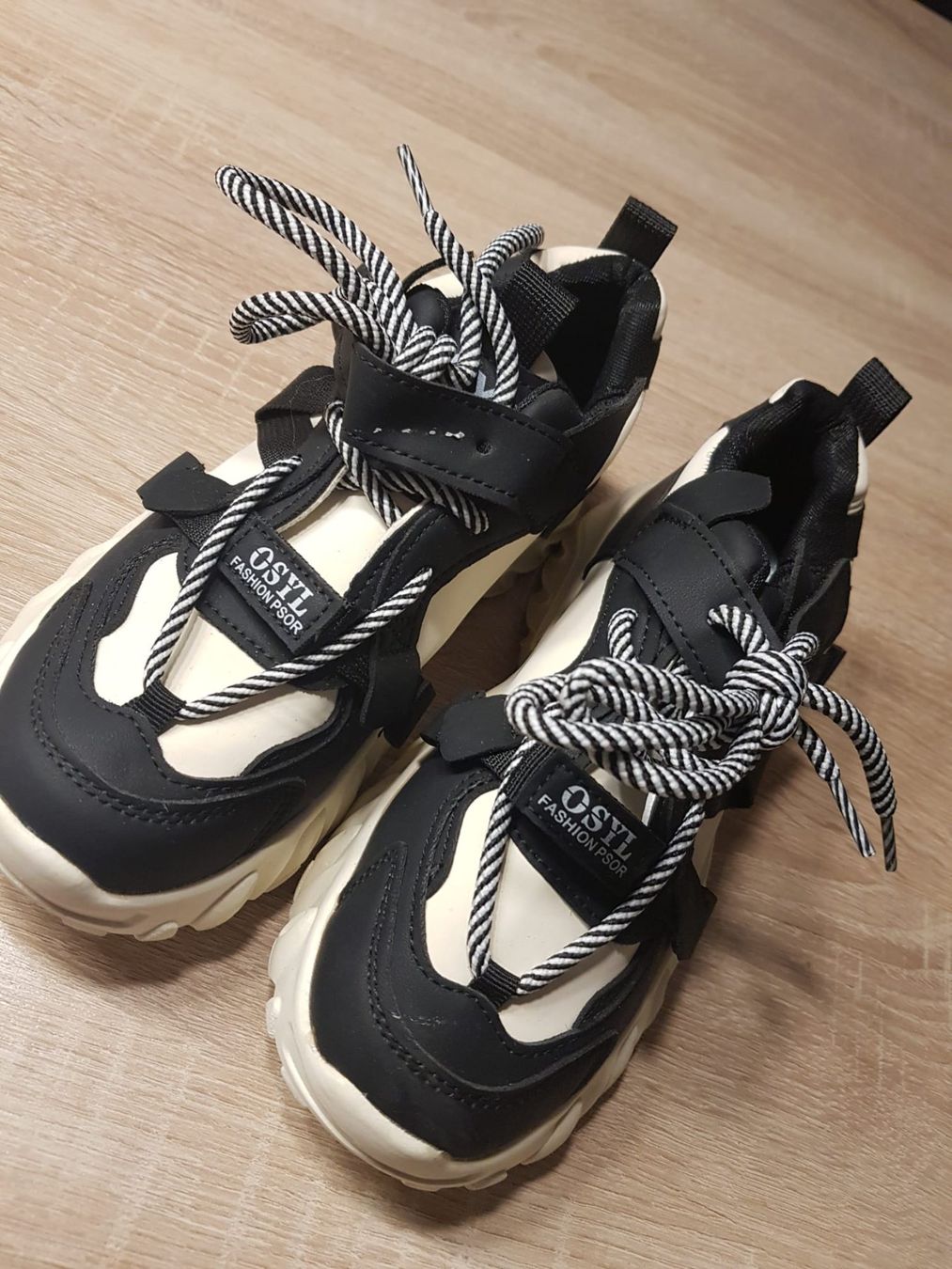 Scarpe per ragazzi: Kinderschuh gr. 35 von Osyl – Nuovo (secondo la descrizione) da Lausen venduto da Macar