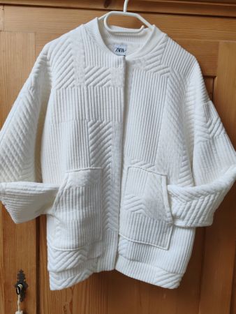 Neuwertige Oversize-Jacke von Zara