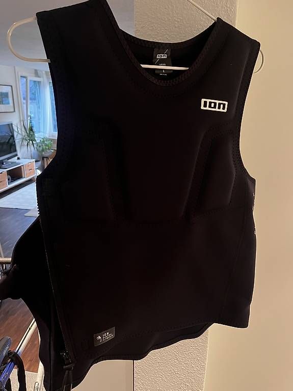 Aquilone: Ion impact vest prallachutz kite vector sidezip – Usato da Luzern venduto da max_w2rv