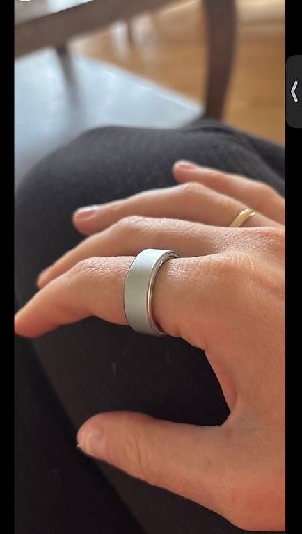 Anelli: OURA Ring 4 - Brushed Silver - GR. 9 - NEU UVP – Usato da Uster venduto da Cappolous