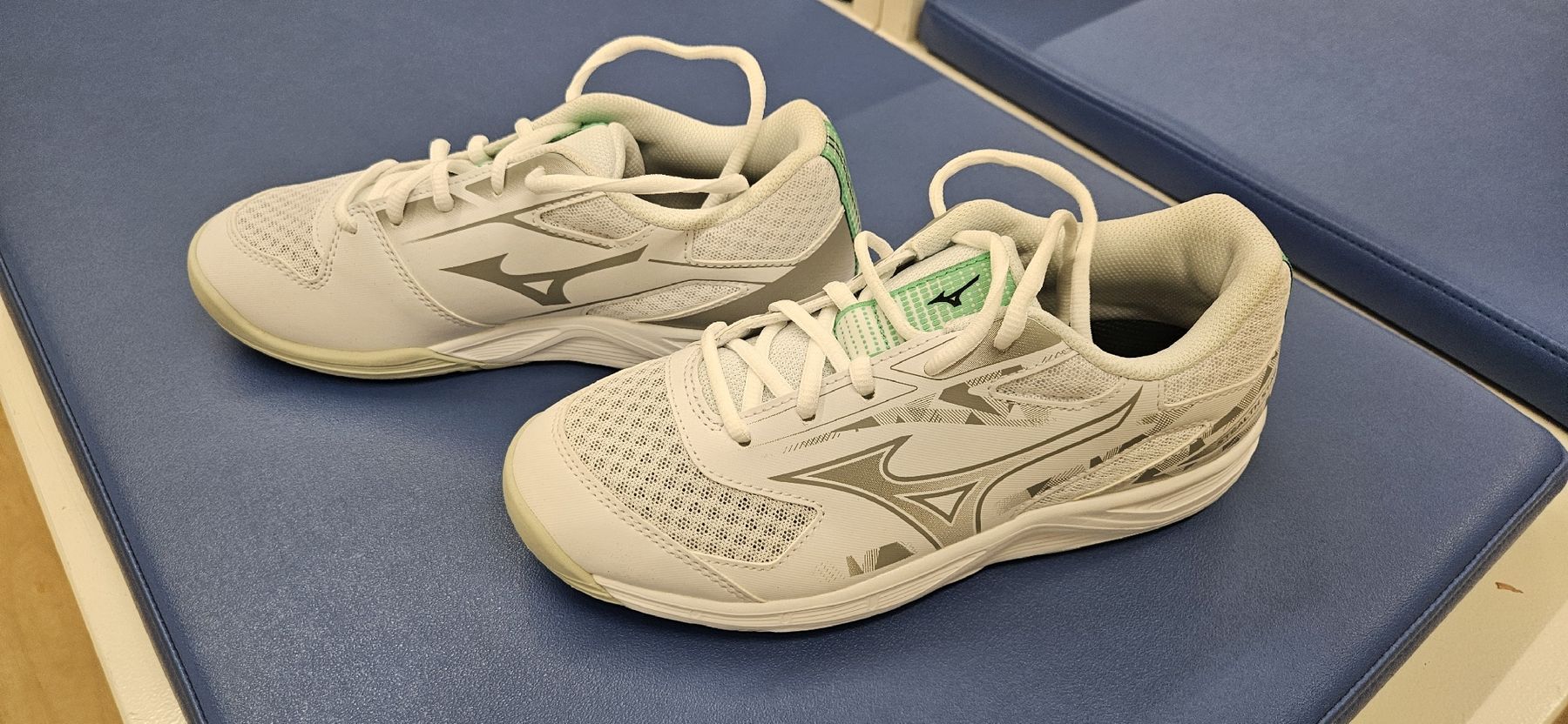 Mizuno Schuhe für Jungen: Hallenschuh Mizuno stealth Star 3 Junior – Gebraucht aus Kriens von freeman777