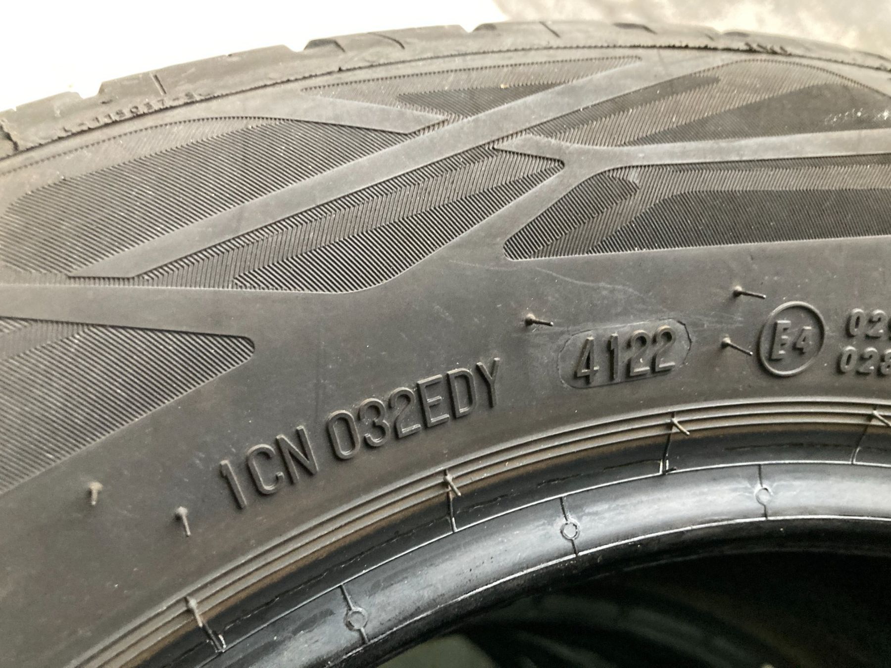 Continental Pneus & Kompletträder: 195/60R15 Sommerpneu Continental – Gebraucht aus Cham von WB2223 2