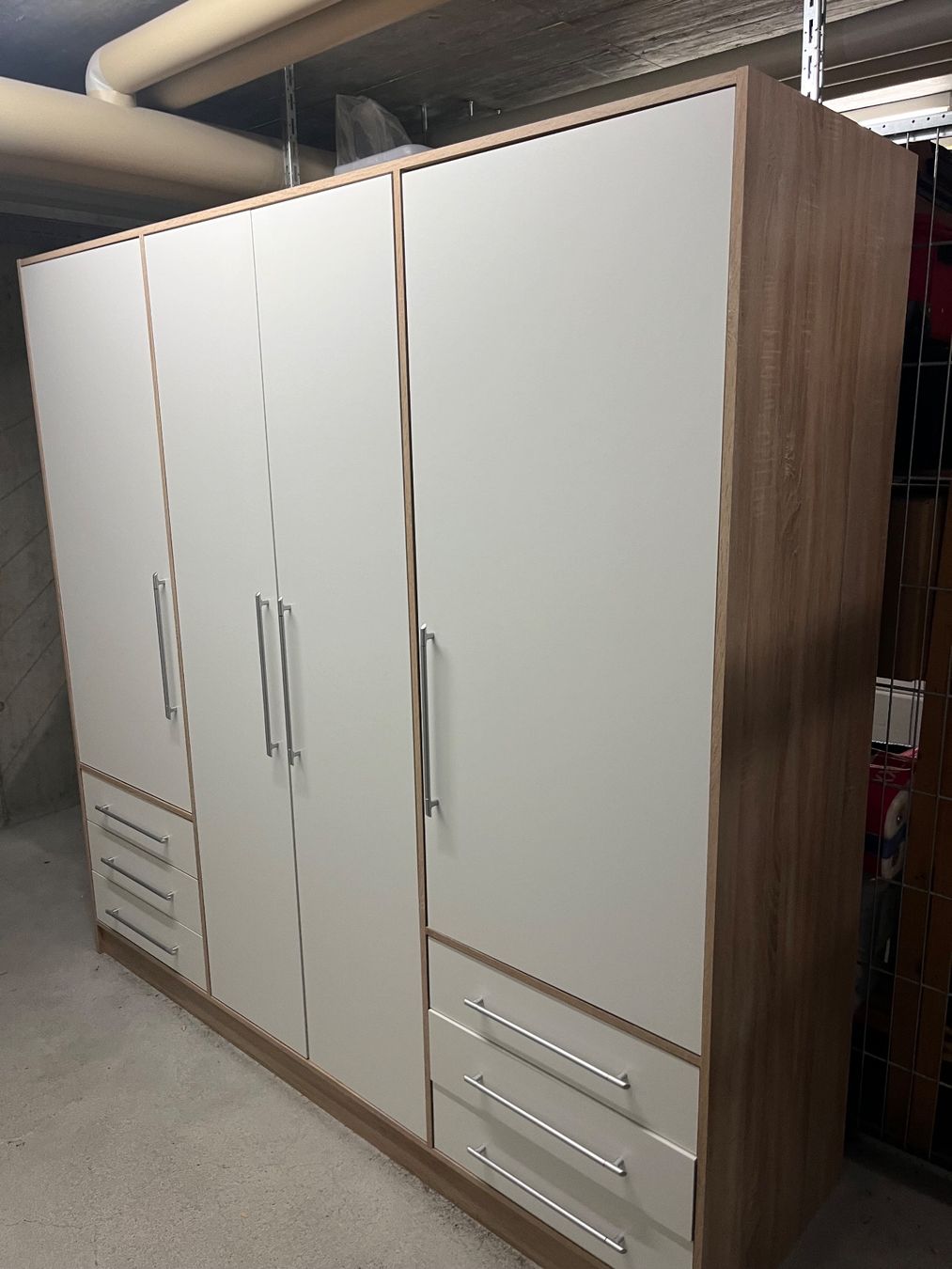 Armoires: Schrank 4 Türig – D'occasion à Allmendingen b. BE par juair
