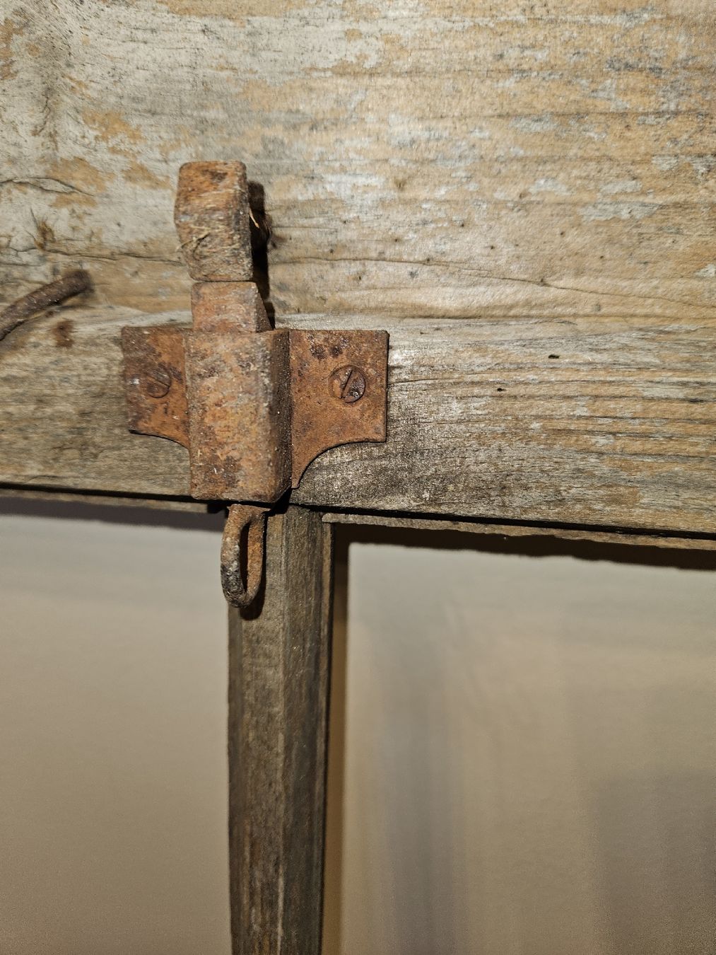 Fenster: Altes Stallfenster mit Riegel Holrahmen – Gebraucht aus Rheineck von Eulalia40 1