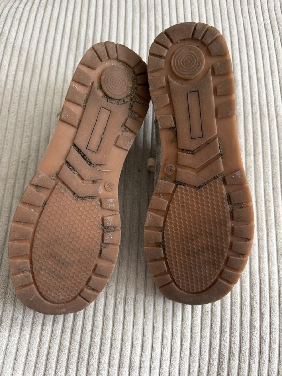 Damenschuhe: Farbenfrohe Sneakers 39 – Gebraucht aus Zürich von Riiinchen 2