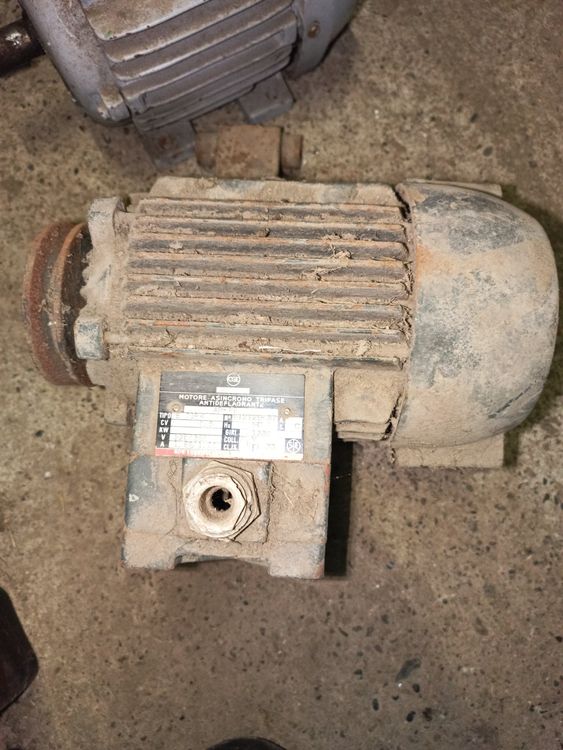 Elektromotor 0,55 kW 1380 U/min von ZSE MEZ - 4AP80-4s