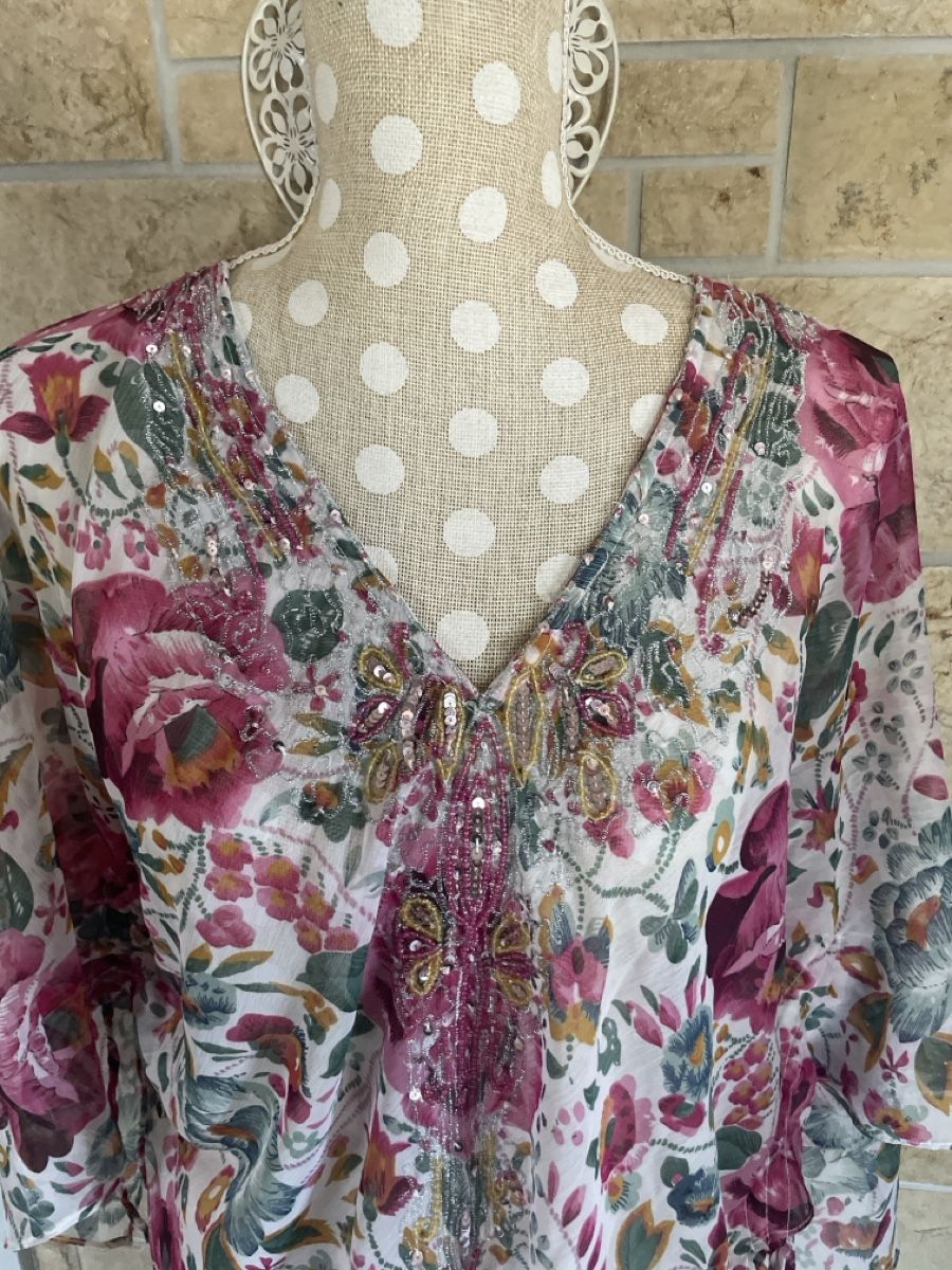 Avant Premiere Blusen: Avant Premiere Tunika, Gr. M, mit Blumenmuster🌸🌷🌺🌹🌻 – Gebraucht aus Henggart von Engelsi 4
