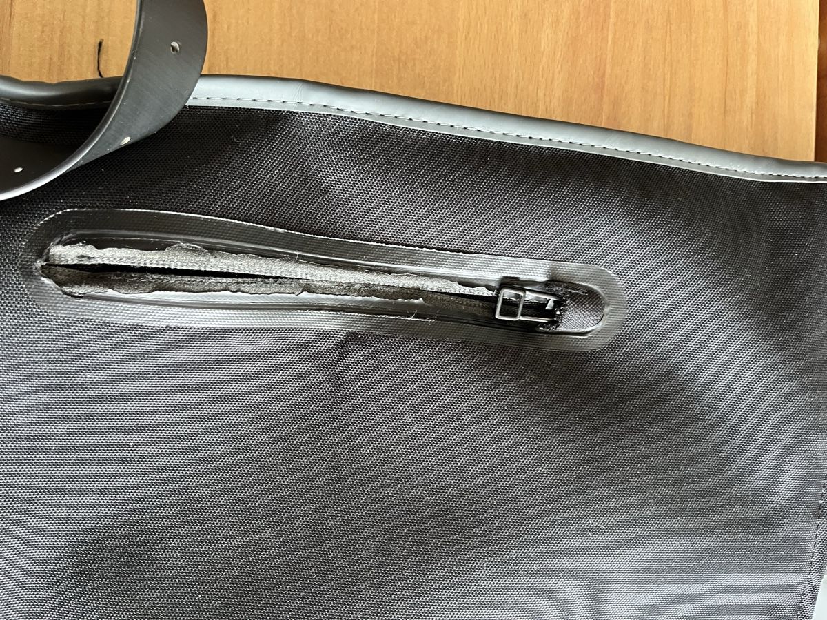 Rains Zaini: Sac à dos  Rains 13 litres – Difettoso da Lausanne venduto da joltei 2