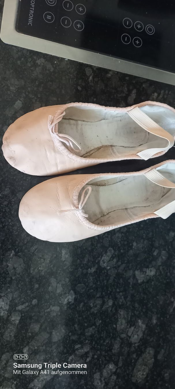 Bloch Scarpe per ragazze: Bloch Tanzschuhe 33 Gr, 2.0C – Usato da Bülach venduto da XVVX
