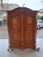 Holzschrank