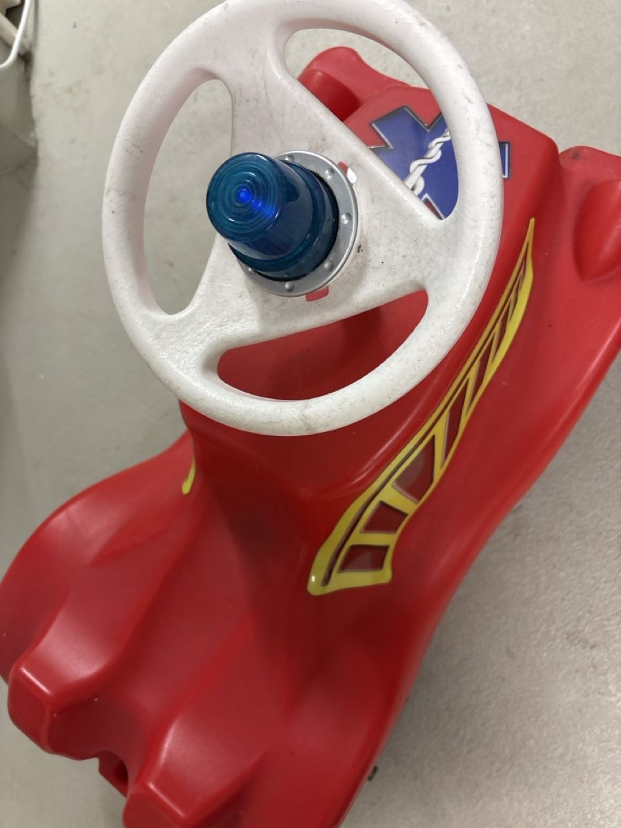 Big Veicoli per bambini: Rotes Bobby Car "Regio 144 Rettung"  – Usato da Grüt (Gossau ZH) venduto da Liscioch 3