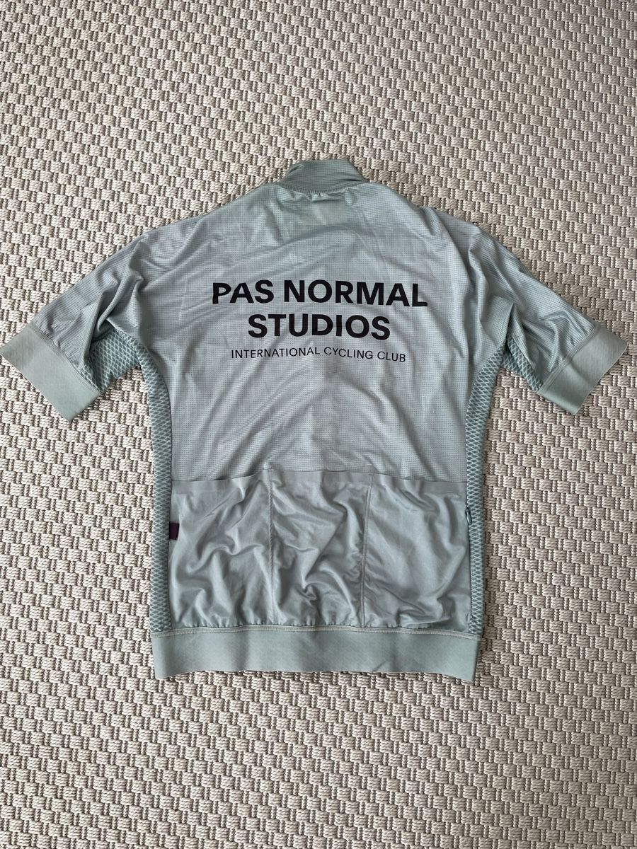 Pas Normal Studios Canottiere & Pantaloni: Pas Normal Studio Trikot Damen Gr. M – Usato da Zürich venduto da katidust 1