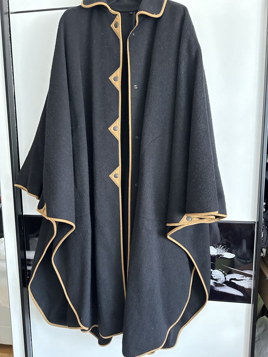 Cappotti: Damen hochwertige Mantel oder Poncho Gr/40 – Usato da Basel venduto da Ivana_4