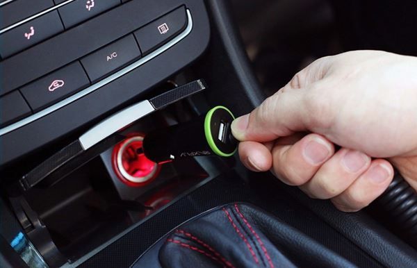 Caricabatterie: Universal Micro USB Auto Ladegerät – Nuovo e nell'imballaggio originale da Unterägeri venduto da RmOnline 5